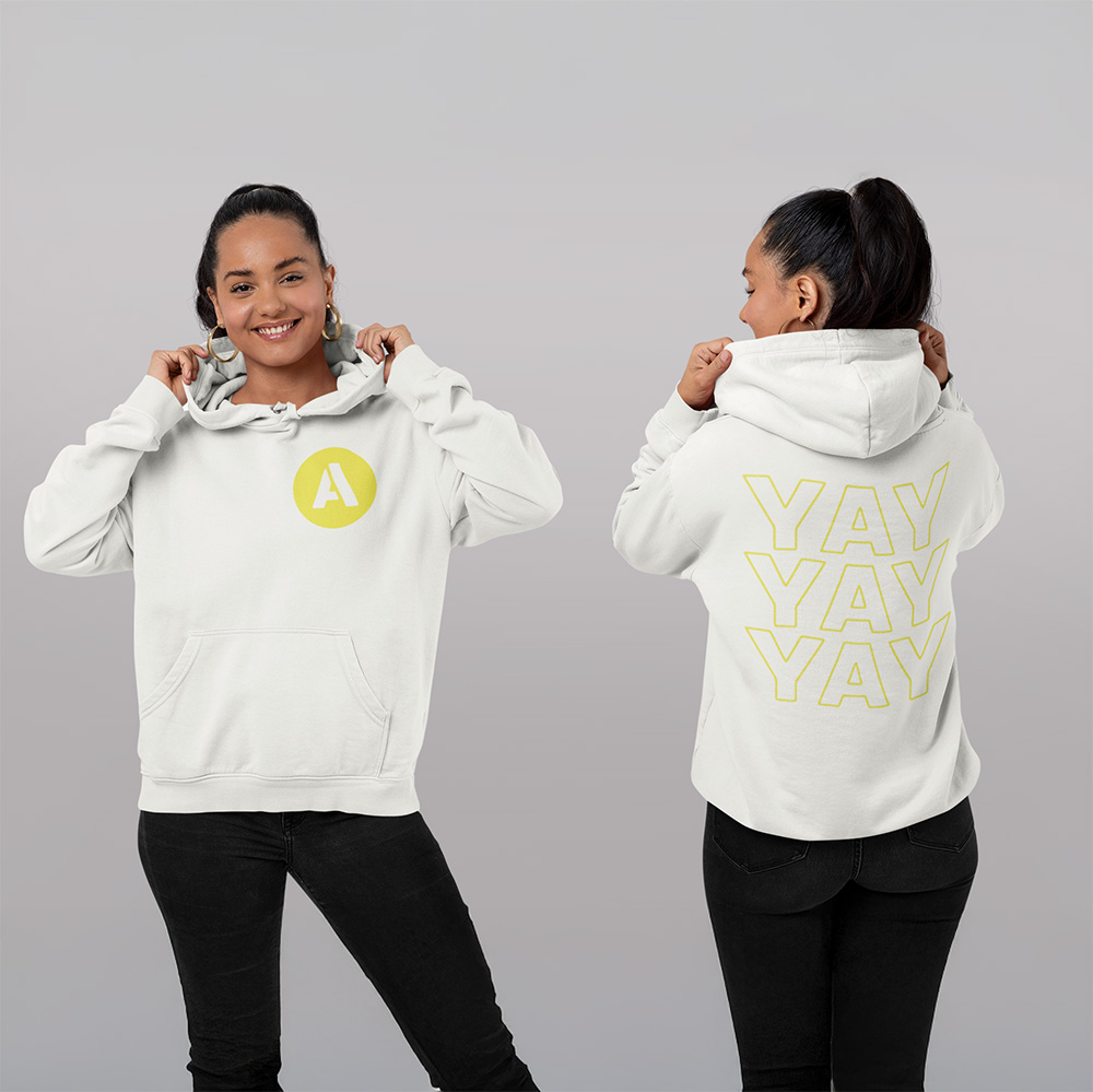 AIFS Hoodie – Weiß mit „Yay Yay Yay“-Backprint